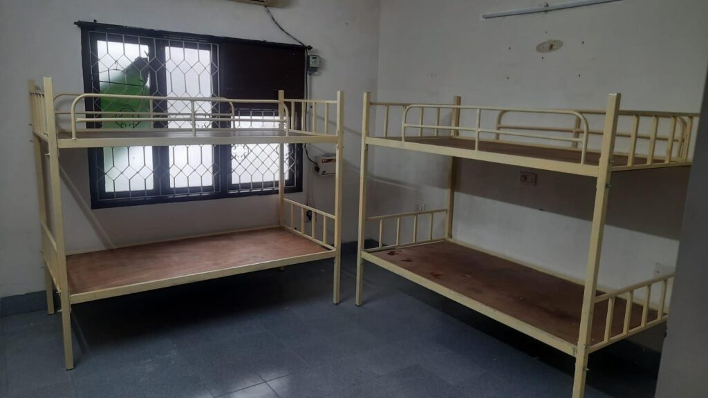 4 Sharing AC Room